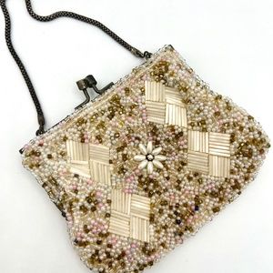 VTG Adorable Beaded Wristlet